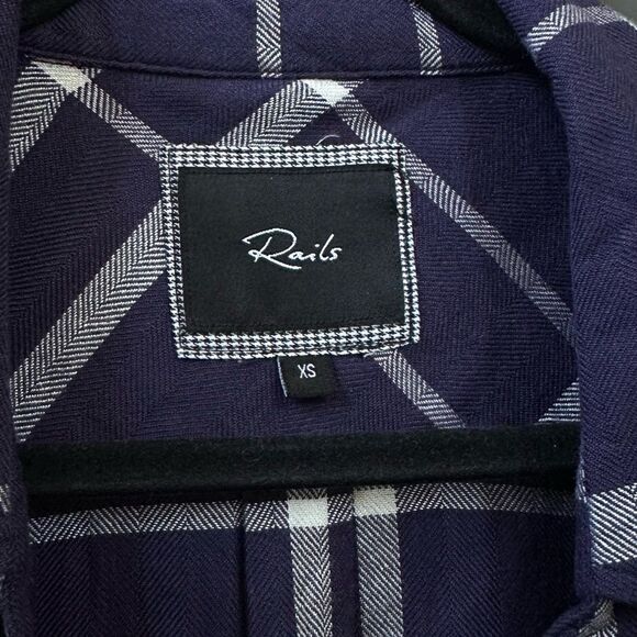 Rails Hunter Button Down Shirt in Midnight White Pine - Picture 6 of 8